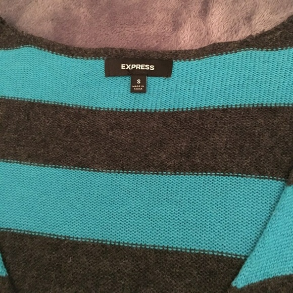 Super cute Express V Neck Tunic Sweater - Picture 4 of 4